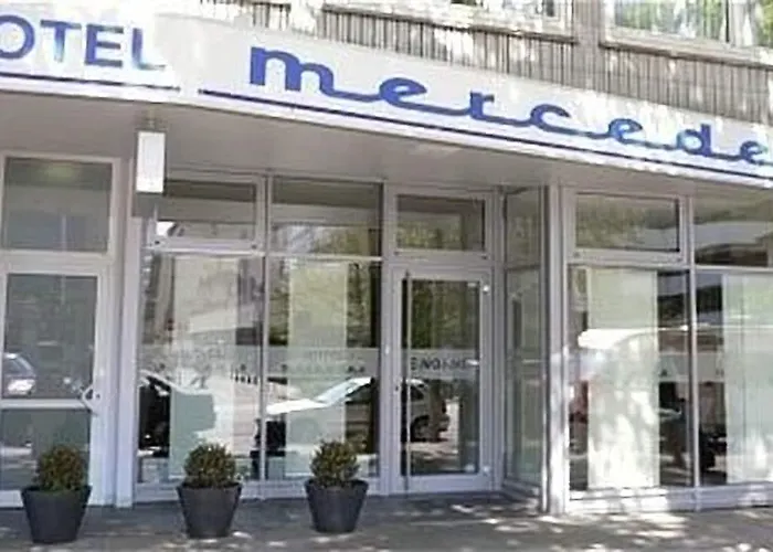 Mercedes/centrum Hotel 2*