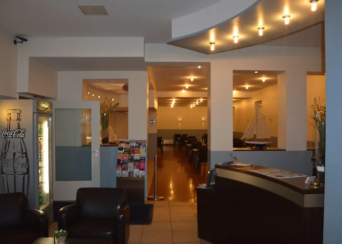 Mercedes/centrum Hotel 2*